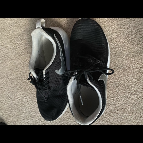 nike roshes - Picture 3 of 3